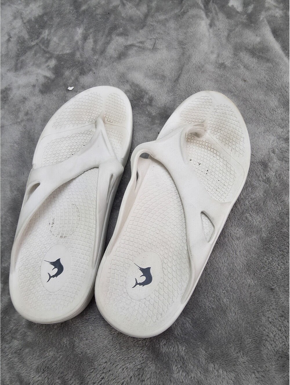REEL LEGENDS Flip Flops Thong Sandals Shoes Womens Sz 9 Molded Rubber White